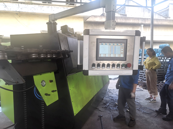 12A彎箍機(jī) 出廠調(diào)試600.jpg